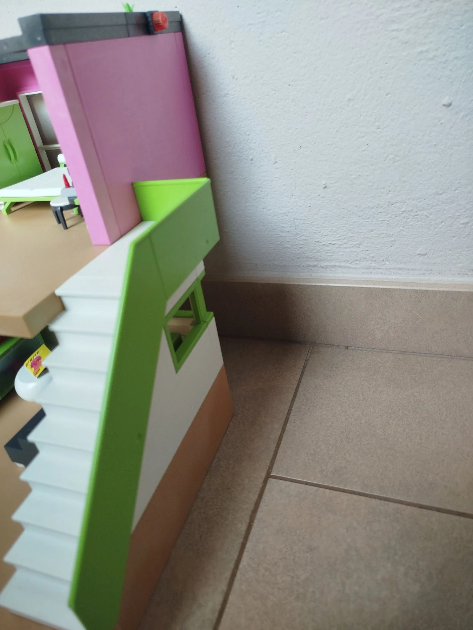 Casa Playmobil grande com móveis, figuras e acessórios – Completa – photo 8